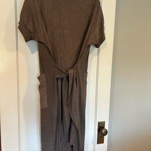 Brown Short-Sleeve Dress with Tie Waist